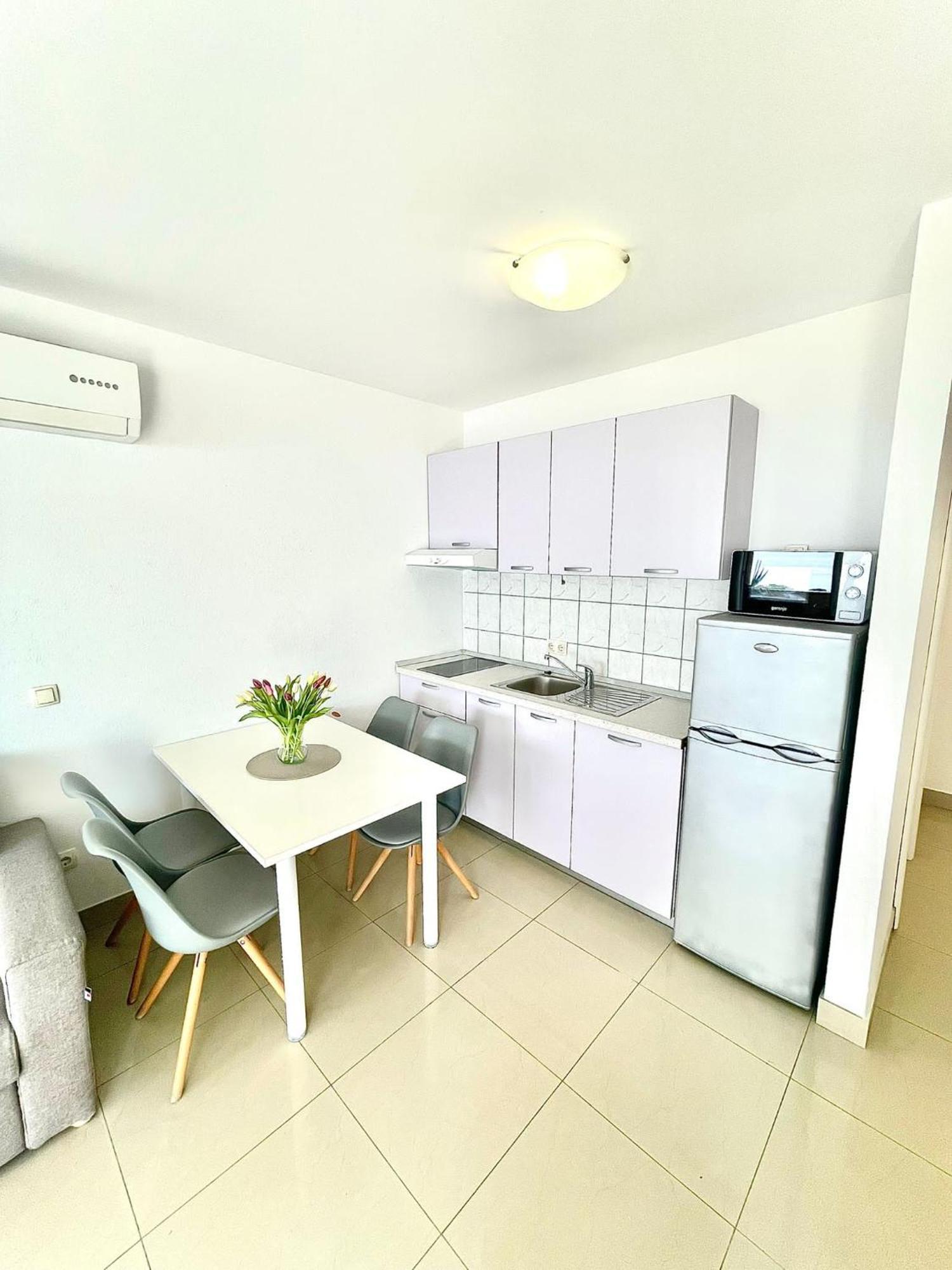 Apartments Katara Брела Экстерьер фото