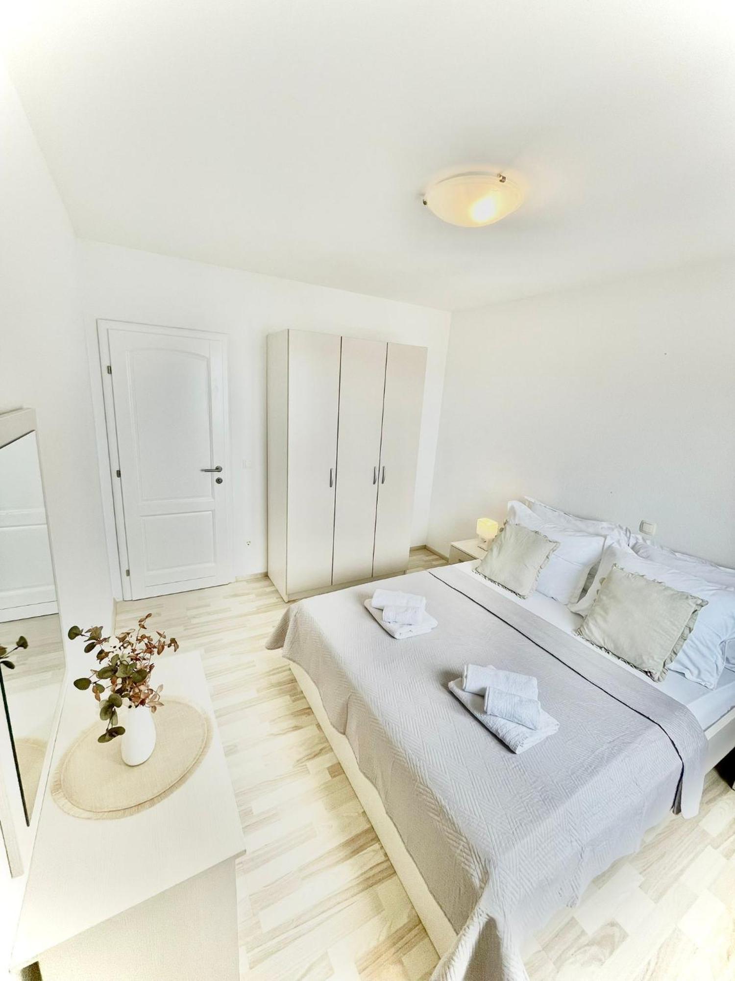 Apartments Katara Брела Экстерьер фото